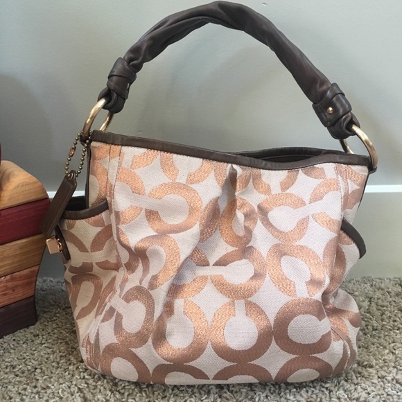 coach medium shoulder bag